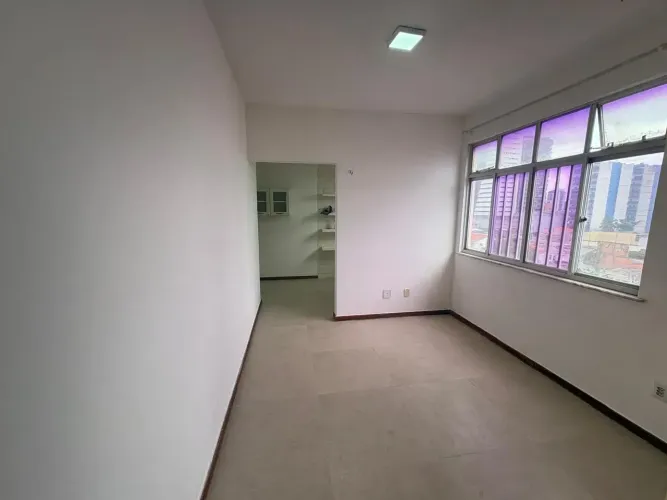 Alugo apartamento 1/4 edificio Janvier