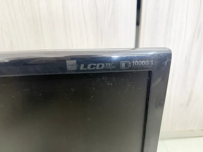 Monitor tv Samsung lcd 2033 20?
