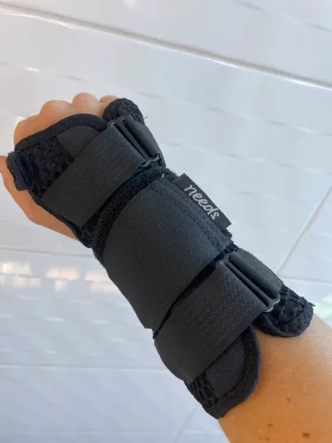 Munhequeira direita com tala