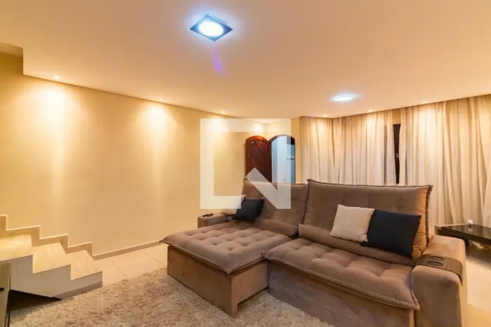 Casa à Venda - Vila Yara, 3 Quartos, 240 m2