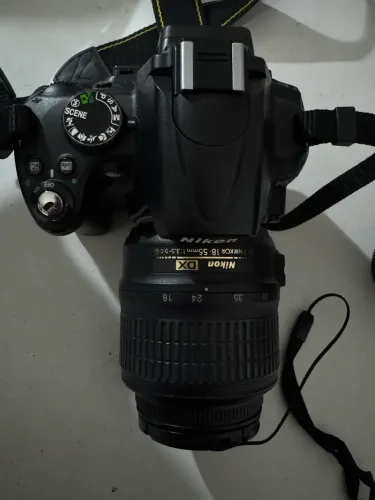 Vendo Camera Nikon D5000 + lente 70-300mm