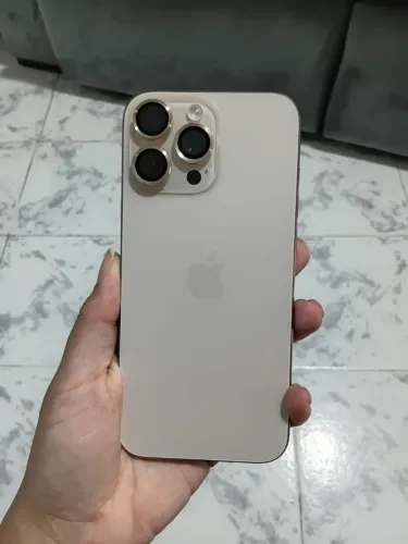iPhone 16 pro Max Desert Titanium - 256GB - Bateria 93%