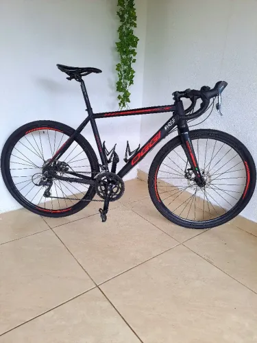 Bicicleta SPEED OGGI VELLOCE DISC - toda shimano