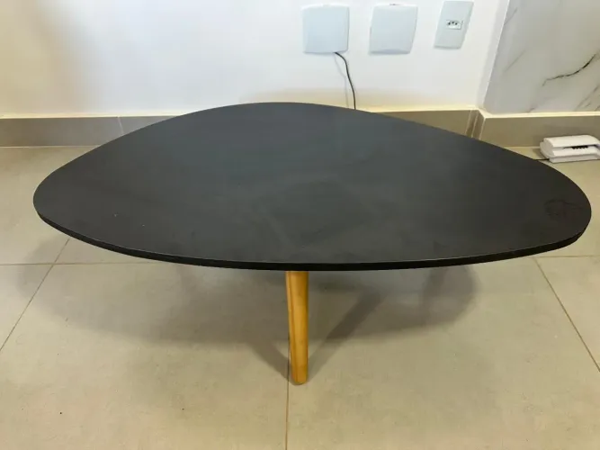 mesa de centro orgânica Woods Paris 90x50cm, marca Freijó - R$ 190,00