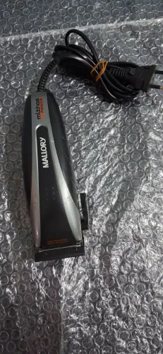 DOIS CORTADORES DE CABELO,por apenas 50,00.