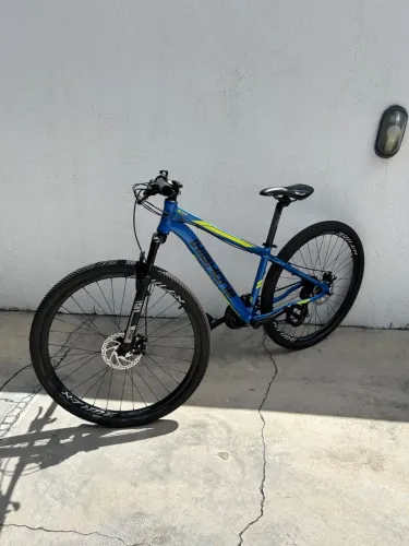 Bicicleta aro 29 novinha