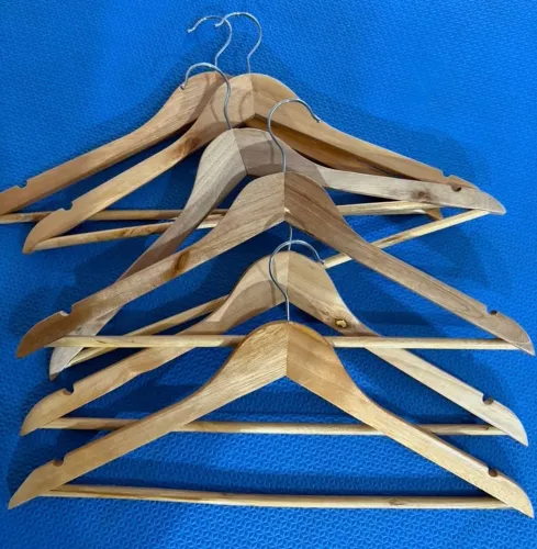 Kit 50 Cabides de Madeira