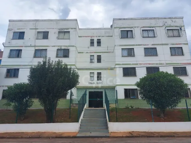 Apartamento com 2 dormitórios para alugar, 60 m² por R$ 1.150,01/mês - Conjunto Villa Verd