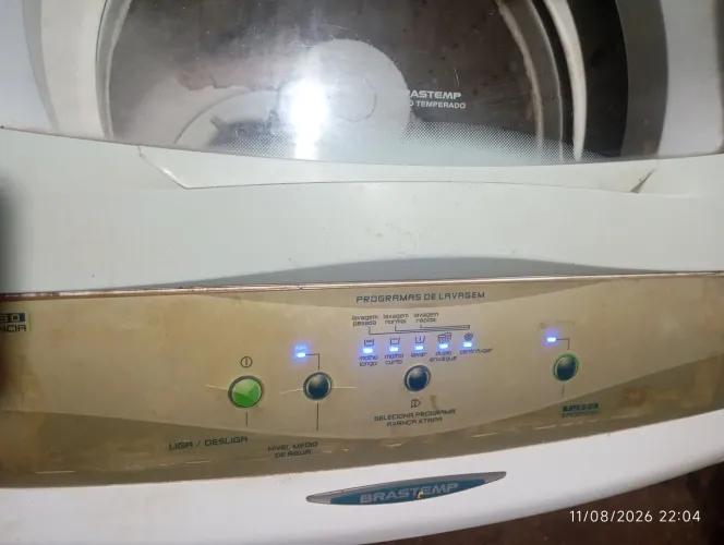 Vendo máquina 10kg Brastemp 110v detalhes estética não afeta em nada