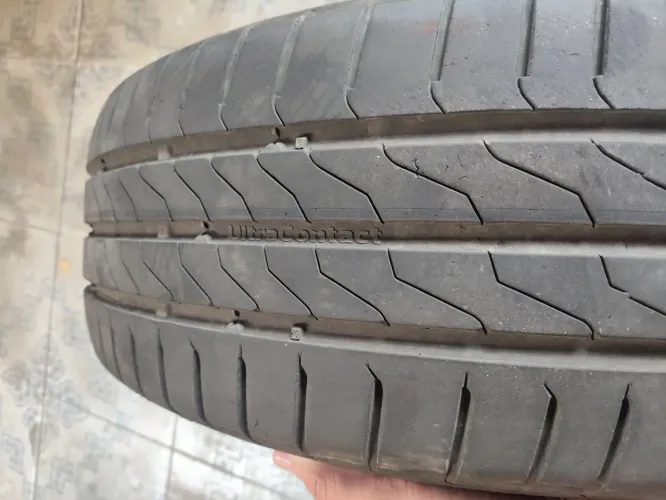 Vendo pneu continental 185/65/R15