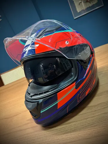Capacete LS2 com óculos