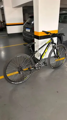 Mountain Bike GT Avalanche Sport - Aro 29 (Tamanho M)