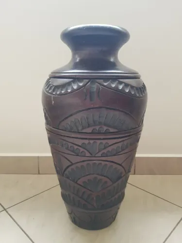 Belíssimo vaso de madeira