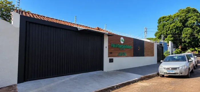 Excelente Casa Comercial p/ locação - Bairro Amambai