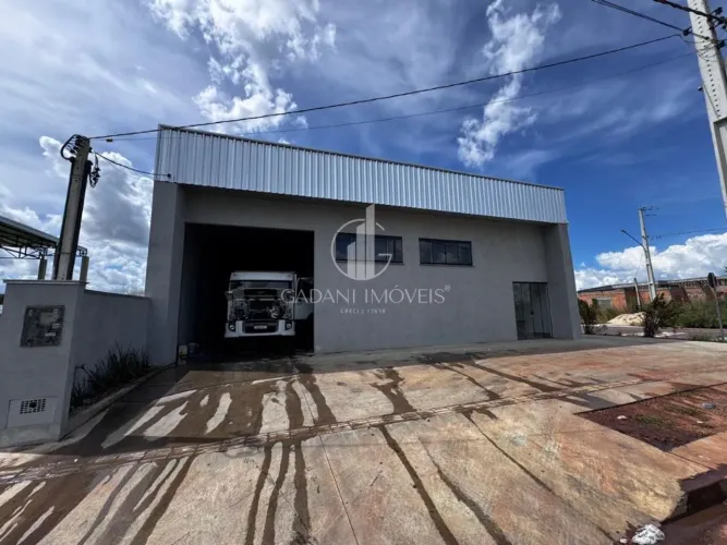 BARRACÃO DE 300 M² À VENDA POR R$ 1.050.000,00 NO JD TOLEDO EM SINOP/MT