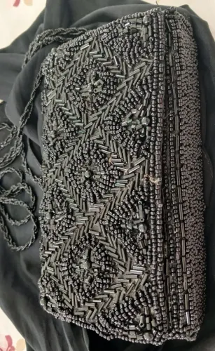 Bolsa de festas em miçangas