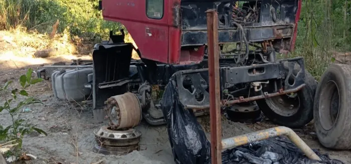 Vendo chassi do caminhão Ford Cargo com documento 