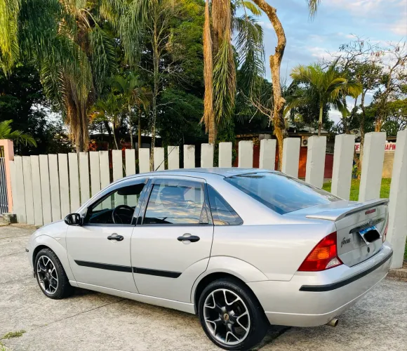 Ford Focus Sedan 2.0 16v/2.0 16V Flex 4P Aut. 2005