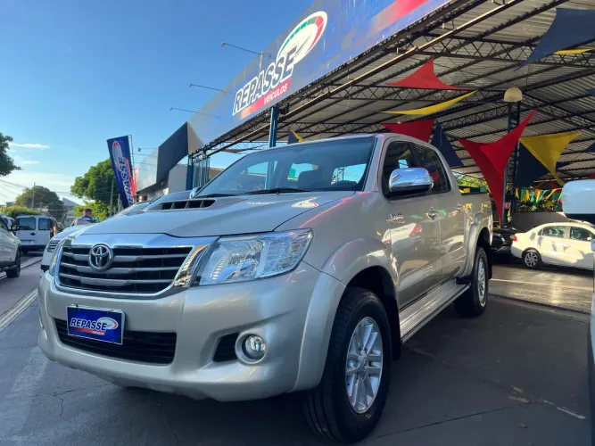 Toyota Hilux CD SRV D4-d 4X4 3.0 TDI Diesel AUT 2015