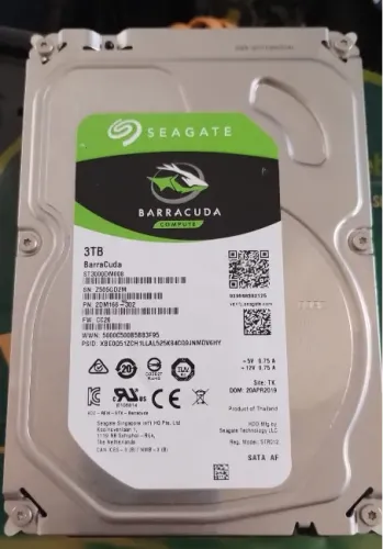 HD Seagate BarraCuda ST3000DM008-2DM166 3Terabyes