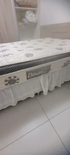 Vendo box colchão D33