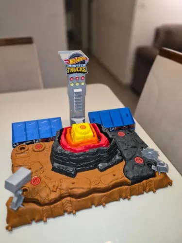 Hot Wheels Monster Trucks Arena Smashers Bone Shaker Ultimate Scrap Yard
