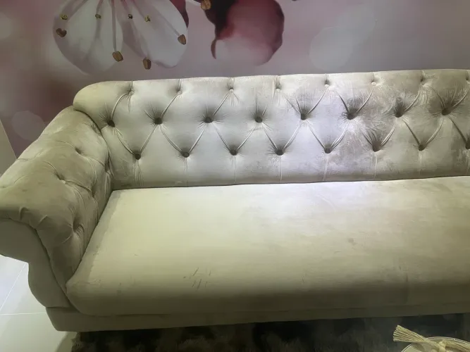 Sofá de três lugares