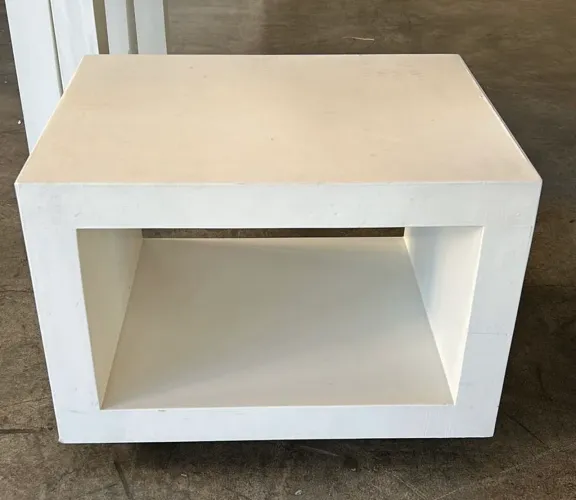 Mesa Lateral / Nicho Cubo Branco - Versátil e Minimalista