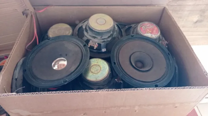 50 Alto falantes leves de 6" usados (funcionando) 