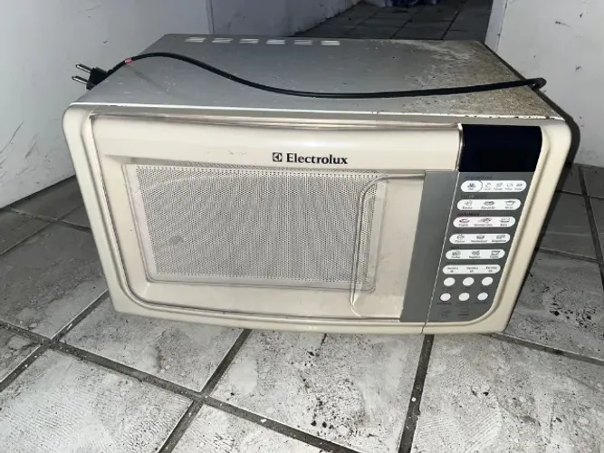 Micro-ondas Electrolux (Usado)