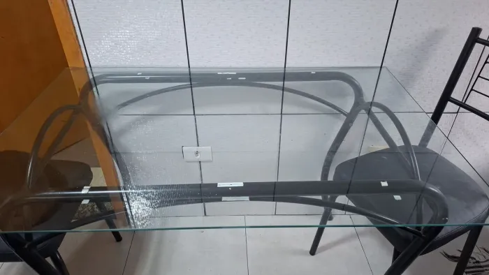 Mesa com 4 cadeiras