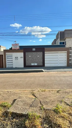 Vendo duas casas próximo ao gabinete do prefeito