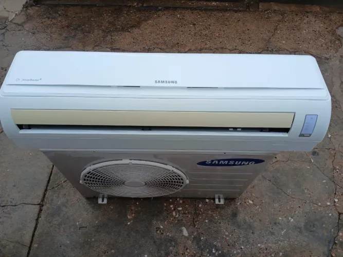 Ar condicionado 9 mil Btus convencional ja com instalação 