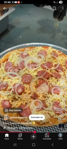 Pizzas sem borda e esfirras