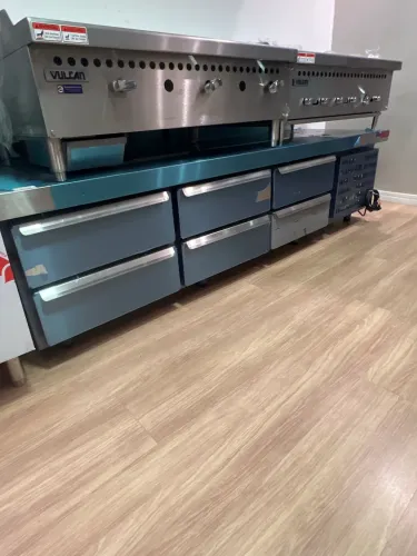 Balcão refrigerado 2m com gaveta baixo. - total inox - red chamaleon - pronta entrega