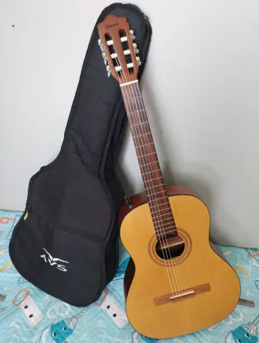 Violão Giannini Trovador (modelo novo) tampo maciço, eletroacústico