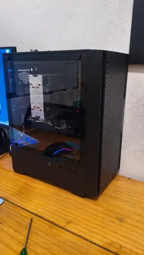 PC gamer Xeon 2697 V3 16gb RAM RX 580 8gb