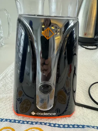  Liquidificador Portátil Cadence Zoop 220V com 2 Copos