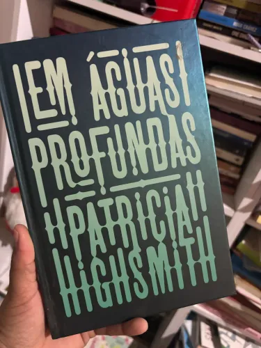 Em águas profundas 