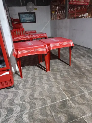 Emprego de auxiliar de cozinha 