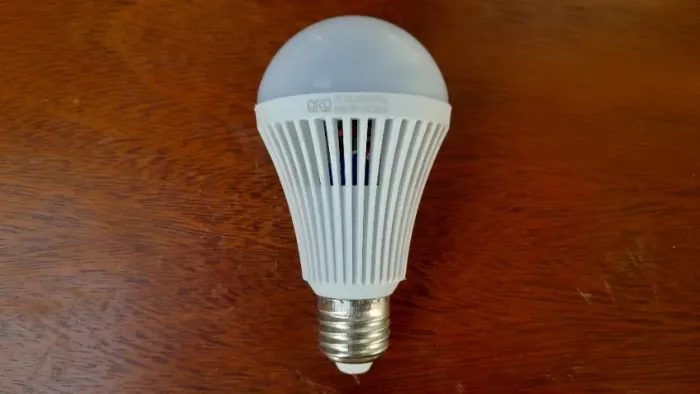Lâmpada de Emergência LED Inteligente ORO Branca 7W Bivolt - Equivale 60W