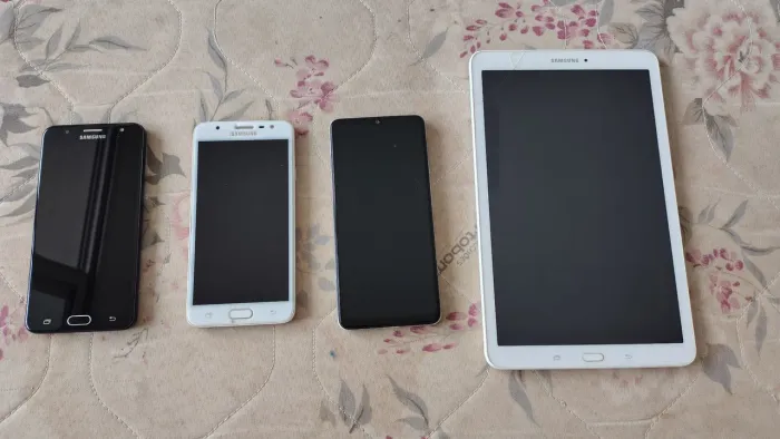 Pacotão de celulares