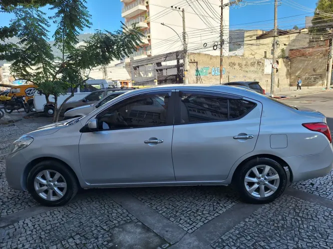 Nissan Versa SL 1.6 16V Flex Fuel 4P Mec. 2013