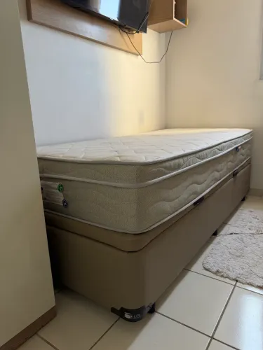 Vendo Colchão + Baú (Euro Colchões)