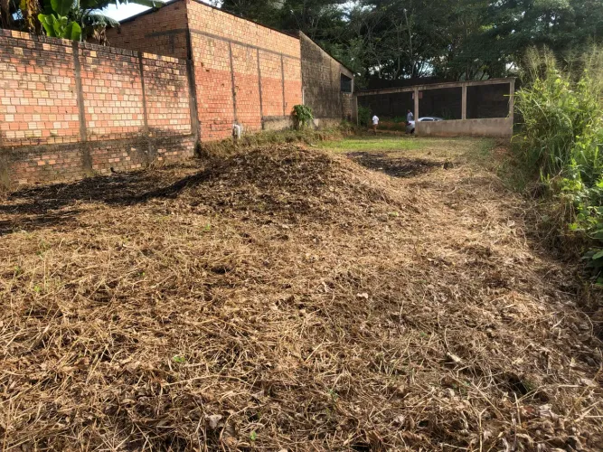 Terreno próx. Espaço alternativo