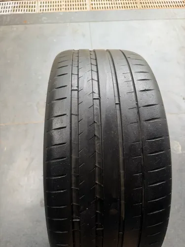 Pneu 265/40/21
