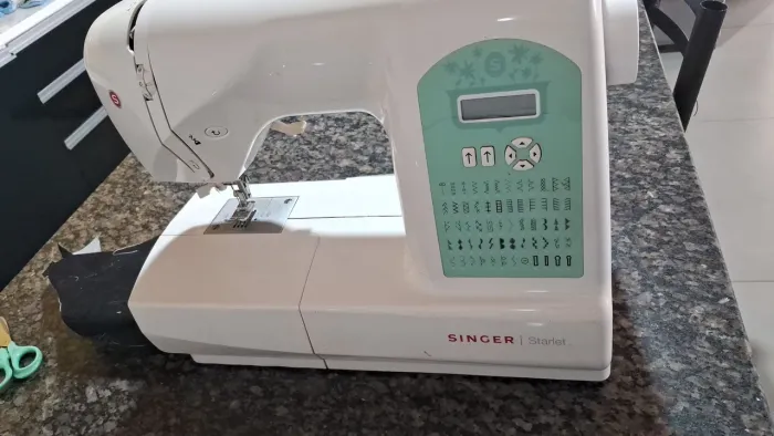 Maquina de costura singer starlet 