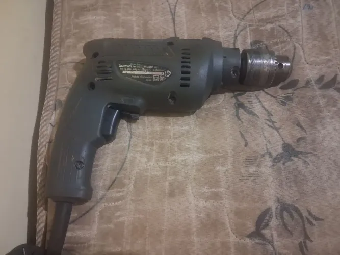 Furadeira Makita