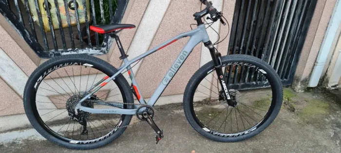 Bicicleta Eleven Athon aro 29   relação Deore 11V Nova