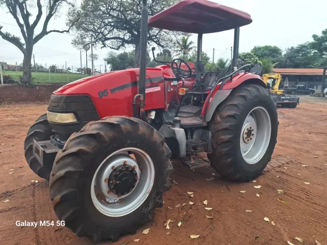 Trator Case IH Farmall 95 ano 2015